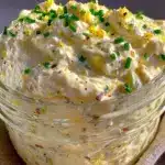 creamy garlic herb buttermilk dressing - featured image